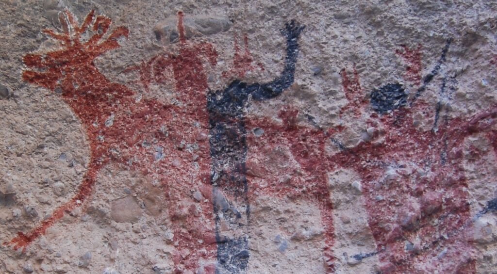 Detalles de la pintura La Cueva de las Flechas en donde se aprecian los elementos descritos en el texto. Foto de Miguel Tellez Duarte.