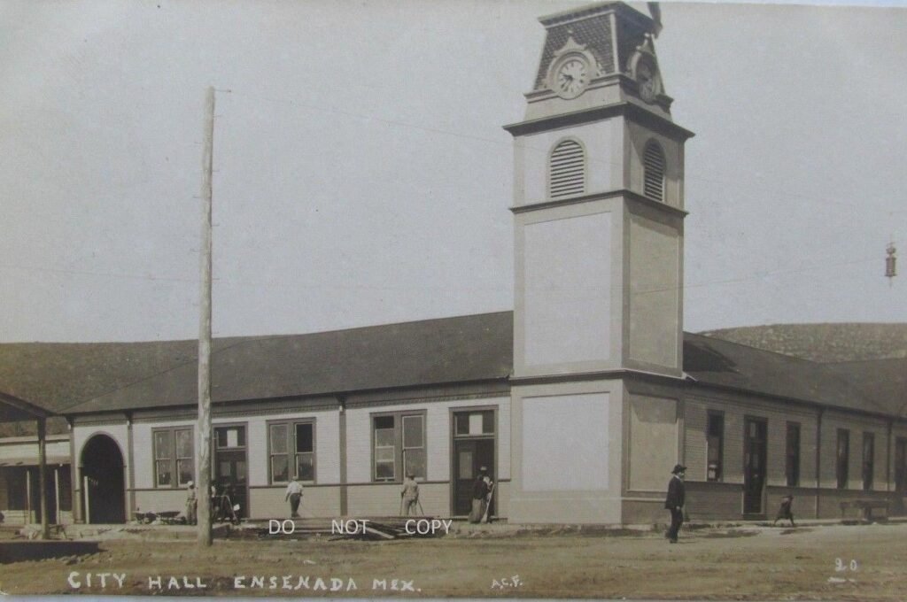 El Palacio Municipal fue reinaugurado con la torre el 16 de septiembre de 1910.