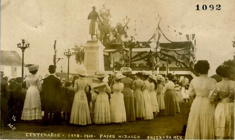 Inauguración del Monumento a Hidalgo el 16 de septiembre de 1910.