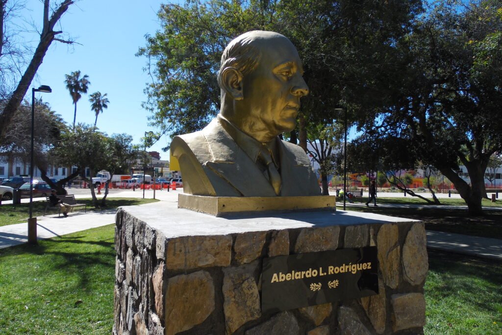 Busto en memoria de Abelardo L. Rodríguez en el Parque Revolución